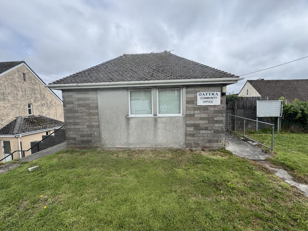 Lot: 98 - DETACHED FORMER OFFICE WITH POTENTIAL - Main photo of the property